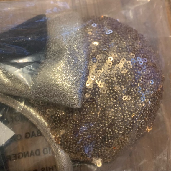 New 2018 Disney Parks Mickey Mouse 90th Years Gold Ears Headband Detachable Bow - Picture 8 of 10